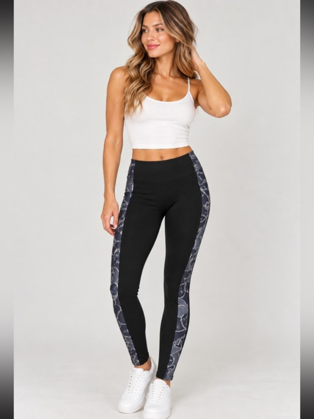 Victoria’s Secret Victoria Sport Black Chain Print Flare Leggings Size Small